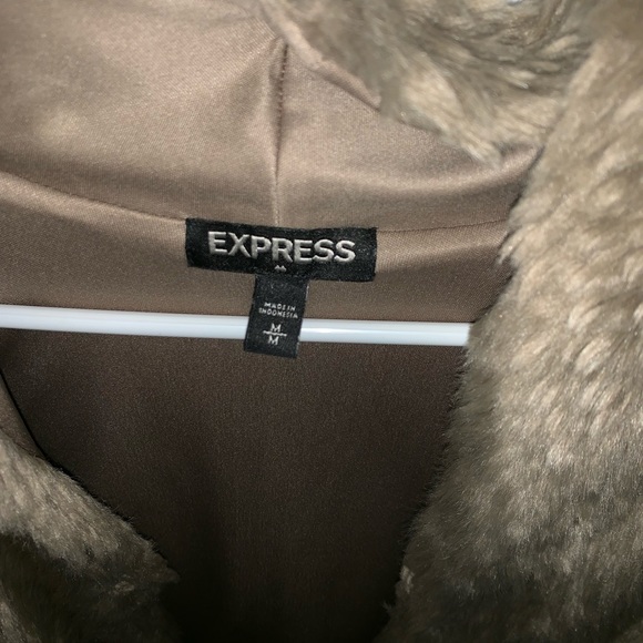 Fur vest - Picture 2 of 2